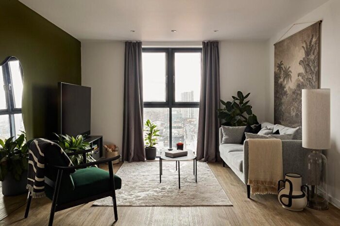 3 Bedroom Flat To Rent In Flat, Swan Street, Manchester, Greater Manchester, M4