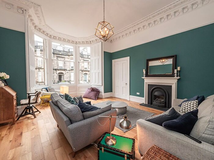 4 Bedroom Flat To Rent In Coates Gardens, Edinburgh, Midlothian, EH12