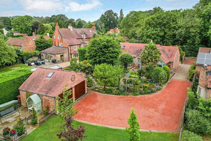 4 Bedroom Coach House For Sale In Old Main Road, Bulcote, NG14