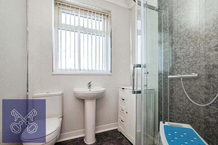 3 Bedroom End Of Terrace House For Sale In Sutton Road, Hull, East Yorkshire, HU6