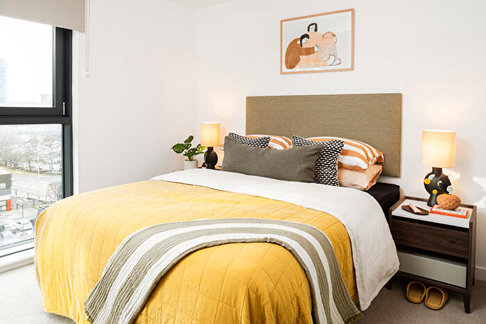 1 Bedroom Apartment To Rent In The Radiant, Kirkstall Road, Leeds, West Yorkshire, LS3