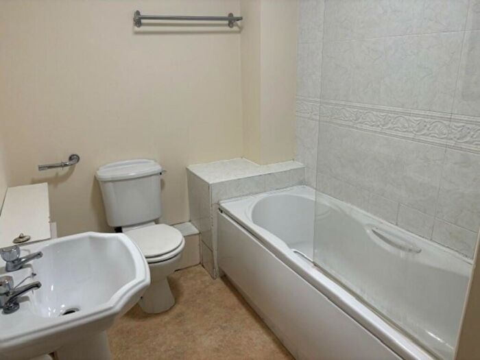 2 Bedroom Apartment To Rent In , Parrs Road, M20