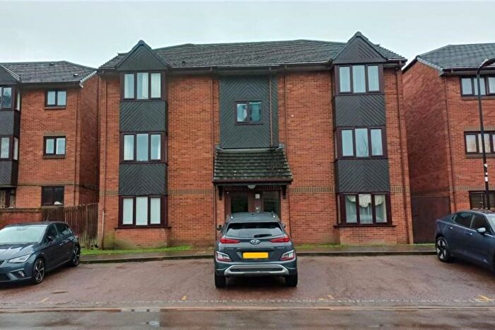 1 Bedroom Studio For Sale In Perry Avenue, London, W3