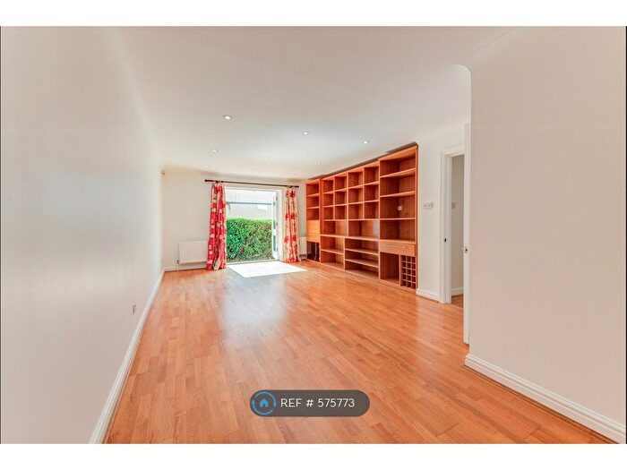 2 Bedroom Flat To Rent In Nightingale Lane, London, SW4