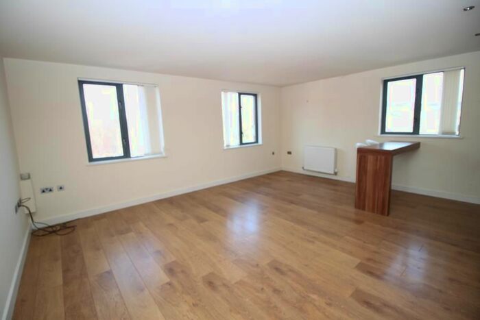 2 Bedroom Flat To Rent In Middlewood Lodge, Sheffield, S6