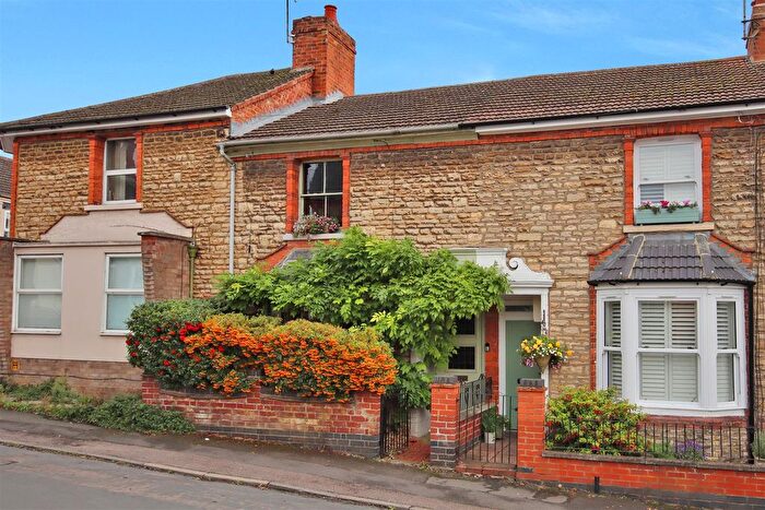 2 Bedroom Terraced House For Sale In Harborough Road, Rushden, NN10