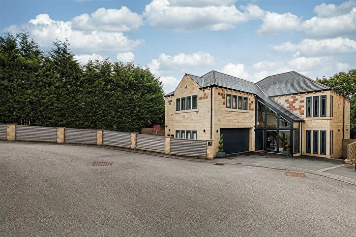 5 Bedroom Detached House For Sale In The Beeches, Birkenshaw, Bradford, BD11