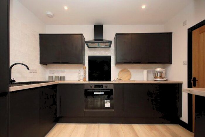 3 Bedroom Property To Rent In Queen Street, Bristol, BS5
