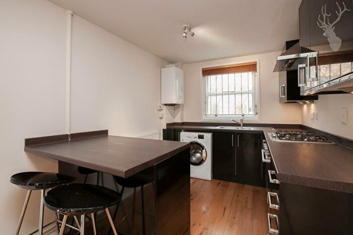 1 Bedroom Flat To Rent In Hullbridge Mews, De Beauvoir, London, N1