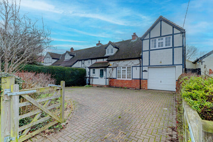 4 Bedroom Semi Detached House For Sale In Plomer Green Lane, Downley, High Wycombe, Buckinghamshire, HP13