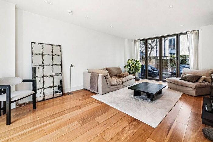 3 Bedroom Property To Rent In Bonchurch Road, Westbourne Park, W10