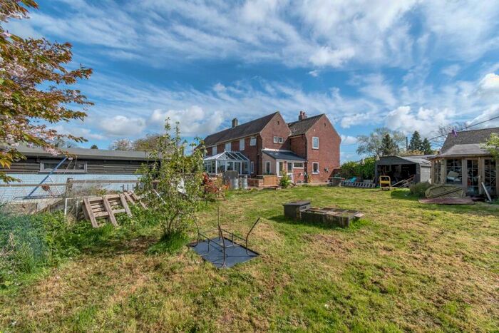5 Bedroom Semi-Detached House For Sale In The Street, Shereford, NR21