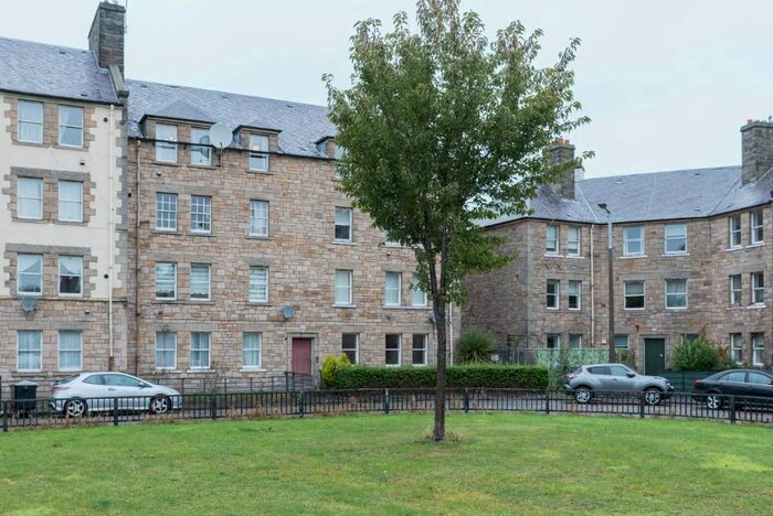 2 Bedroom Flat To Rent In Piershill Square West, Meadowbank, Edinburgh, EH8