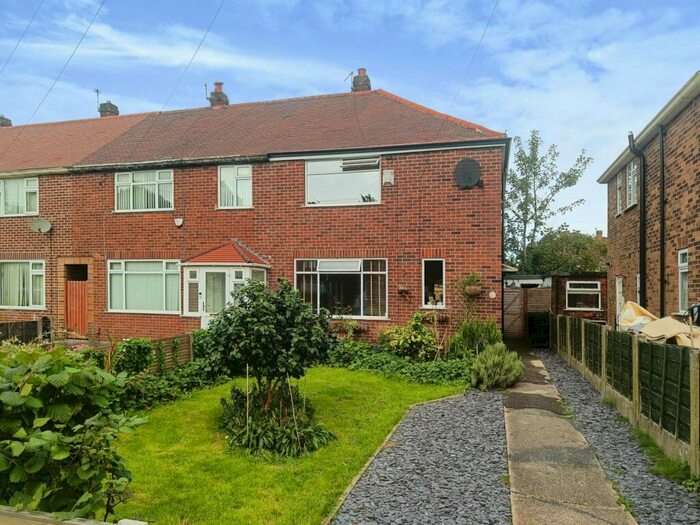 3 Bedroom End Of Terrace House To Rent In Derbyshire Lane, Stretford, Manchester, Greater Manchester, M32