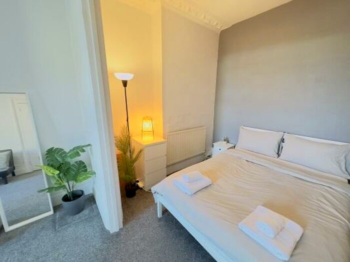 1 Bedroom House To Rent In Newton Road, London, E15