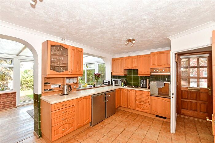 3 Bedroom Semi-Detached House For Sale In Streele View, Uckfield, East Sussex, TN22