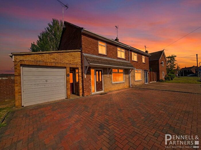 3 Bedroom Semi Detached House For Sale In Derwent Drive, Peterborough, PE4