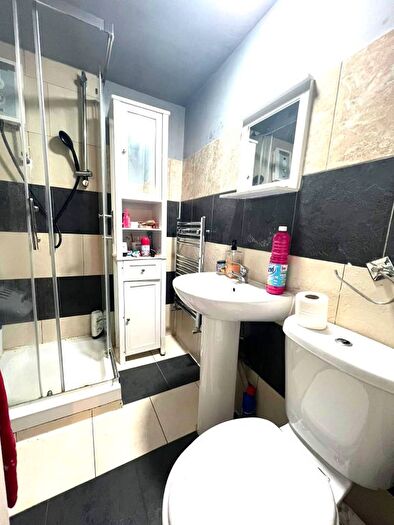 2 Bedroom Flat To Rent In Ilford, IG3
