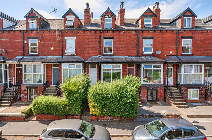 4 Bedroom Terraced House For Sale In Grimthorpe Terrace, Headingley, Leeds, LS6