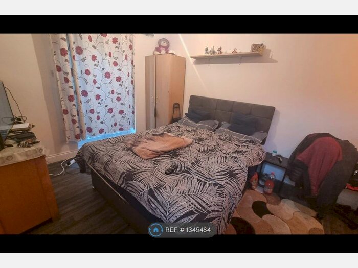 Studio To Rent In Brookdale Road, London, E17