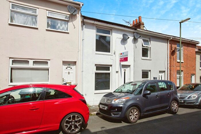 2 Bedroom Property To Rent In Alma Street, Gosport, PO12