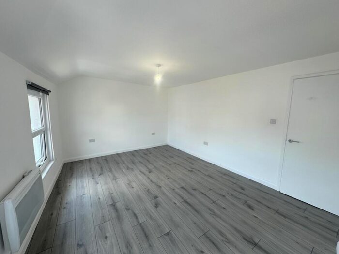 1 Bedroom Flat To Rent In Dover Road, Folkestone, CT20