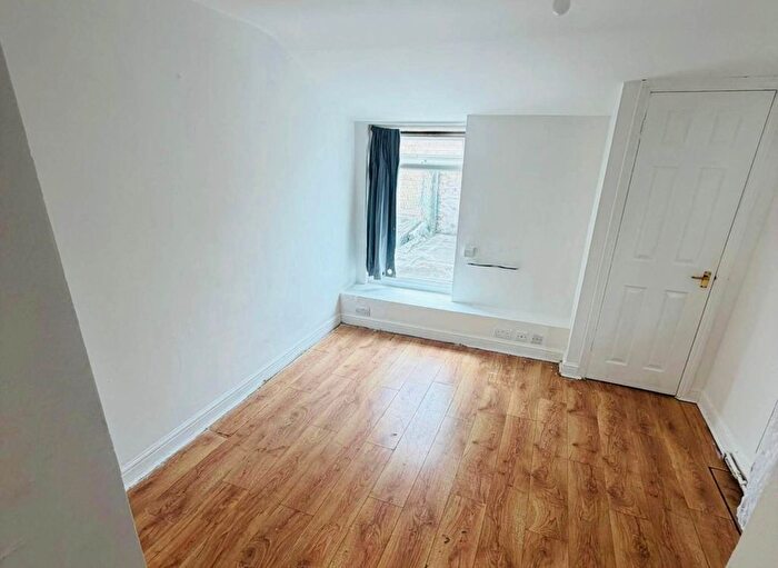1 Bedroom Flat To Rent In Watling Street, Radlett, WD7