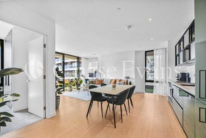 2 Bedroom Flat For Sale In Bagshaw Building, Wardian, Wards Place, E14