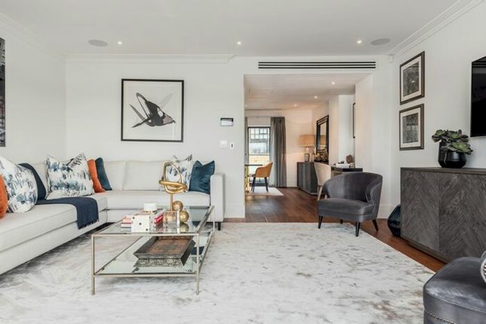 3 Bedroom Flat To Rent In Rainville Road, London, W6