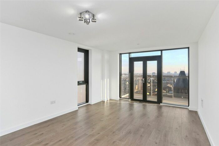 2 Bedroom Flat To Rent In Beechwood Road, London, E8