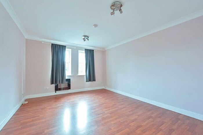 2 Bedroom Flat To Rent In The Gables, Watford, WD25