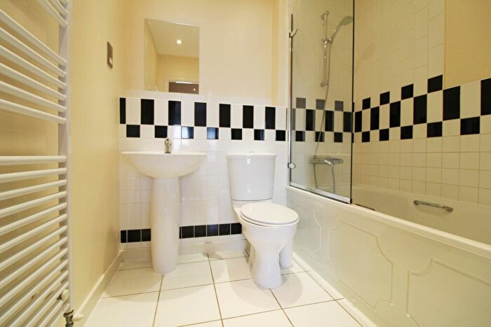 2 Bedroom Apartment To Rent In The Meridian, Kenavon Drive, Reading, RG1