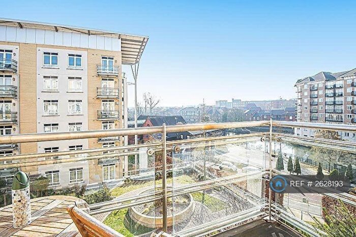 2 Bedroom Flat To Rent In Kenavon Drive, Reading, RG1