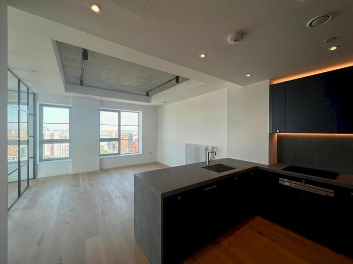 3 Bedroom Flat To Rent In Goodluck Hope Walk, London, E14