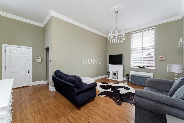 2 Bedroom Apartment For Sale In Tavistock House, Woodford Green, IG8