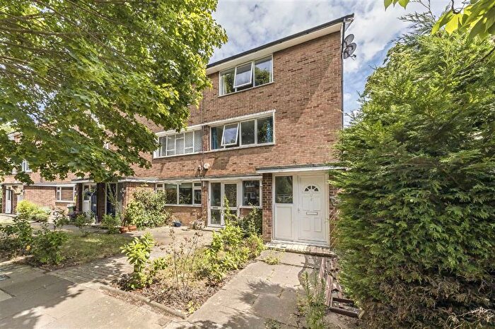 2 Bedroom Maisonette For Sale In Lyme Farm Road, Lee, SE12