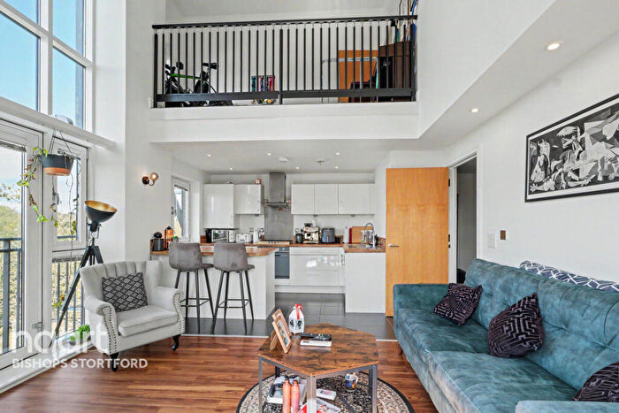 3 Bedroom Apartment For Sale In Tanners Wharf, Bishop's Stortford, CM23
