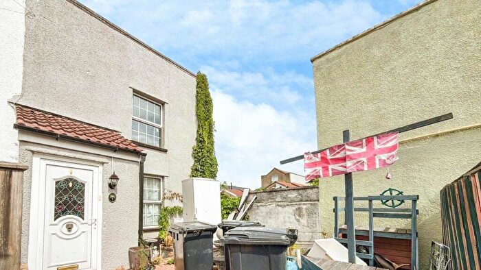 3 Bedroom Terraced House For Sale In Prospect Close, Bedminster, BS3