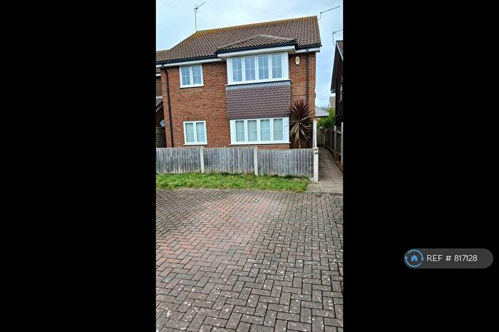 2 Bedroom Flat To Rent In Hinchliffe Close, Poole, BH15