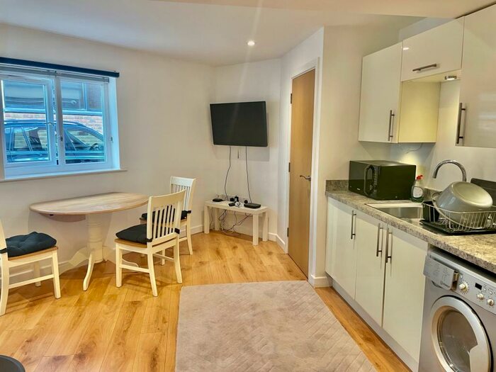 1 Bedroom Flat To Rent In Mill House, Southampton, SO15