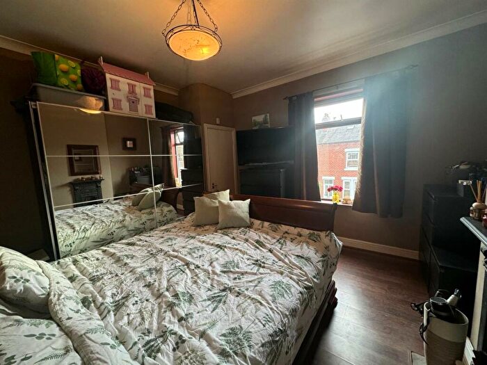 3 Bedroom Terraced House For Sale In Middleton Avenue, Rothwell, Leeds, LS26