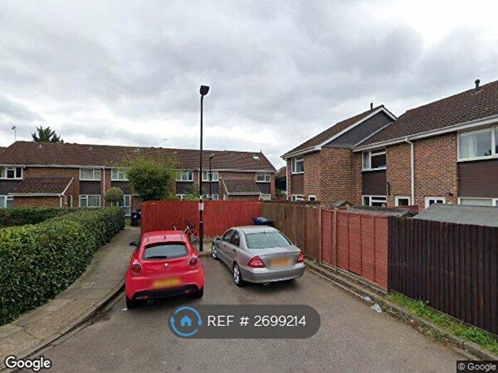 4 Bedroom Semi-Detached House To Rent In Aspen Close, London, W5