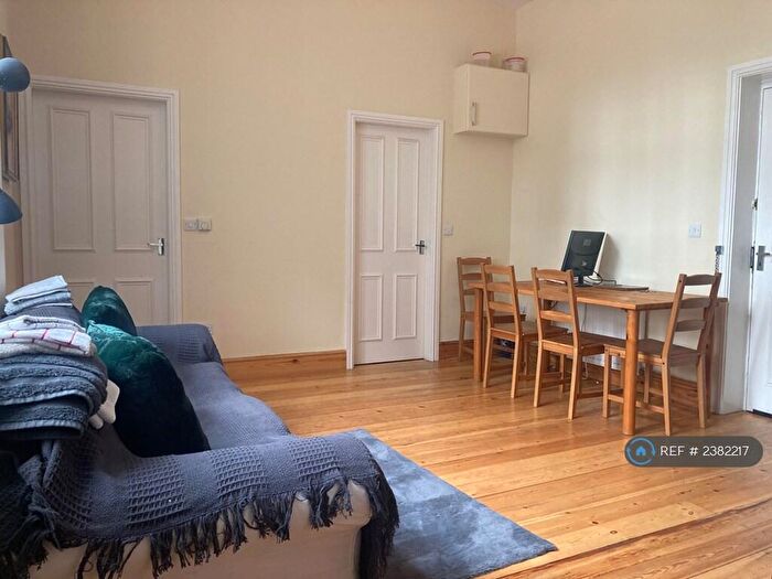 1 Bedroom Flat To Rent In Cornelyn Manor, Llangoed, Beaumaris, LL58