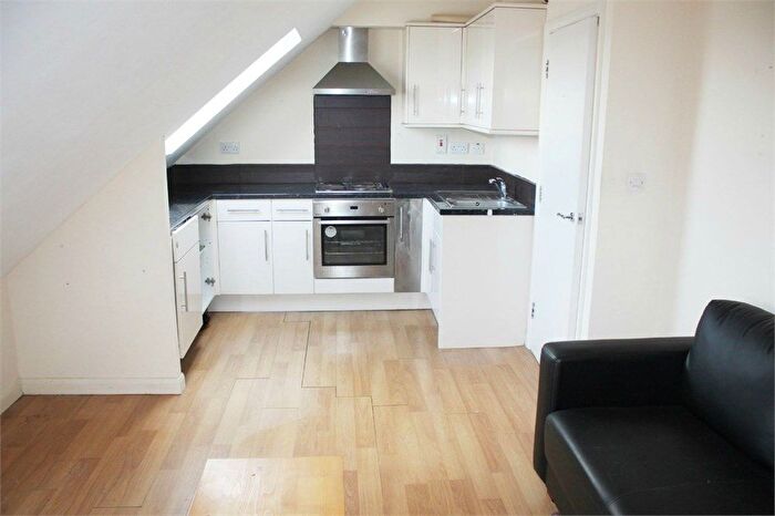 1 Bedroom Flat To Rent In Kenton Road, Harrow, HA3
