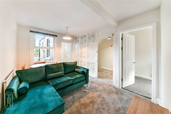 3 Bedroom Apartment To Rent In Bethnal Green Road, London, E2