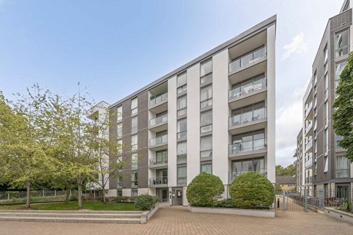 2 Bedroom Flat To Rent In Clayponds Lane, Brentford, TW8