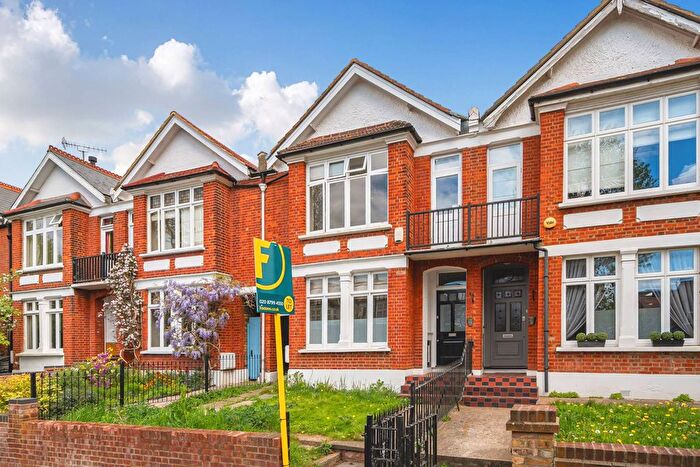 6 Bedroom Property To Rent In Wimbourne Gardens, Ealing, London, W13