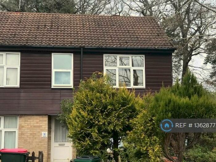 Studio To Rent In Osney Close, Crawley, RH11