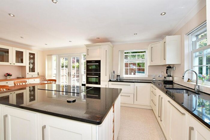 3 Bedroom End Of Terrace House For Sale In Cliftonville, Dorking, Surrey, RH4