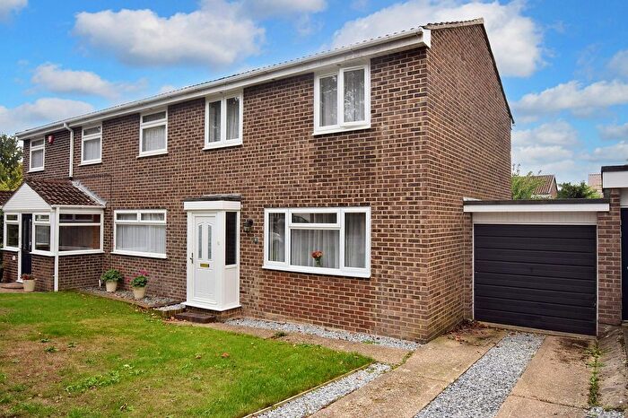 3 Bedroom Semi-detached House For Sale In Claremont Close, Eastleigh, SO50